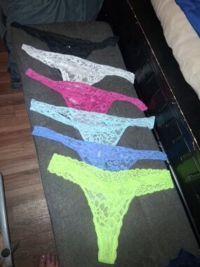Lace Thong Panty Set - Multicolor